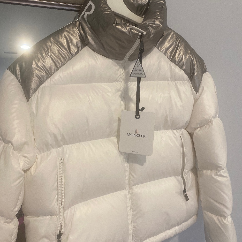 Moncler Jacket Brand New White Cusute Puffer Jacket